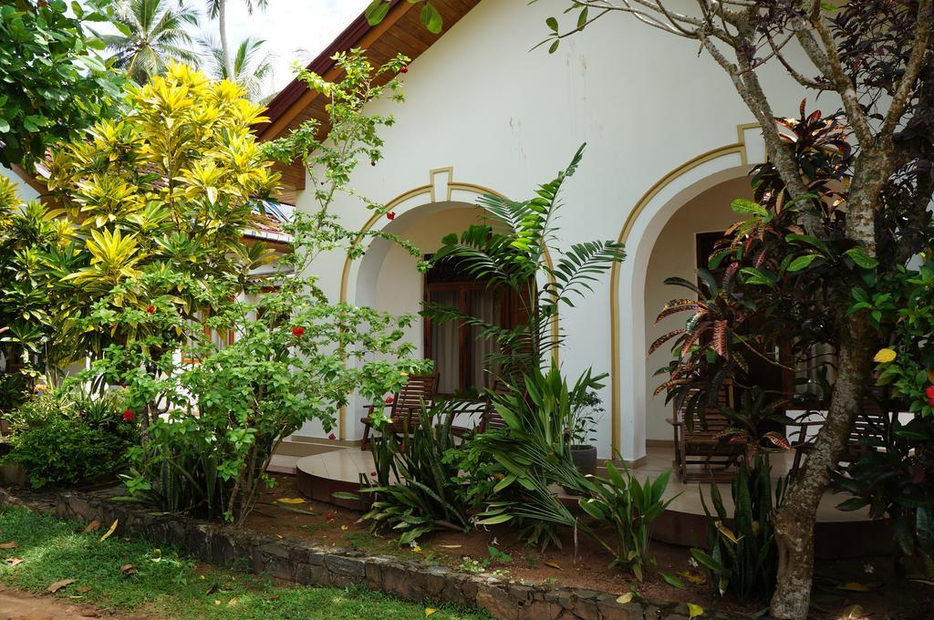 Tandem Guesthouse Hikkaduwa Exterior photo